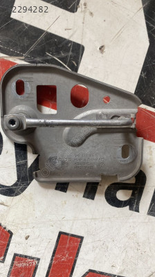 5H0823186C vw golf 8 ön kaput sağ tutucu braketi