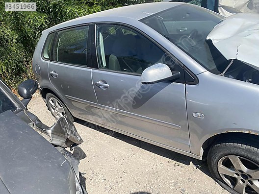Vw polo sağ ön kapı temiz hasarsız
