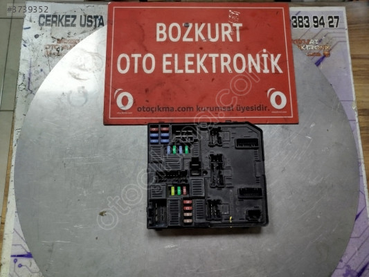 RENAULT MEGAN NİSAAN SİGORTA KUTUSU 284B66727R