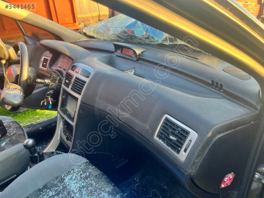 Peugeot 307 ön göğüslük