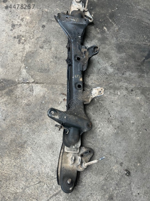 HYUNDAİ H100 RADYATÖR ALT TRAVERS