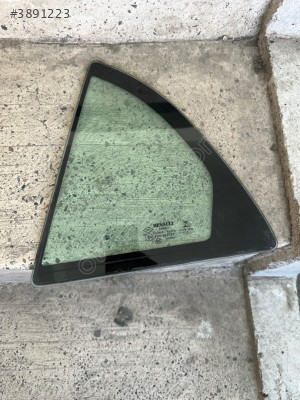 Megane 4-IV Hatcback Sol arka kelebek camı