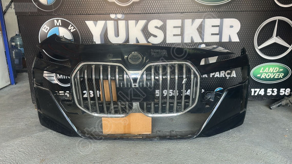 BMW G70 7 SERİSİ ÖN TAMPON