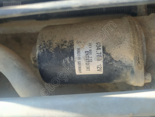 ÇIKMA VW TRANSPORTER T5 ÖN SİLECEK MOTORU 7E1955113