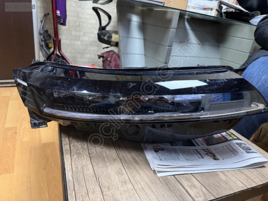 Renault Megane 5 sağ ön far