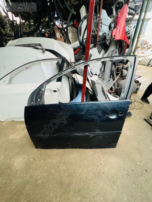 Volksvagen Golf 5 çıkma ön sol kapı