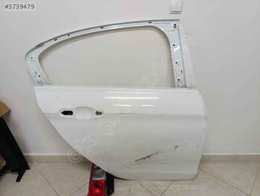EGEA SAĞ ARKA KAPI ORJİNAL ÇIKMA