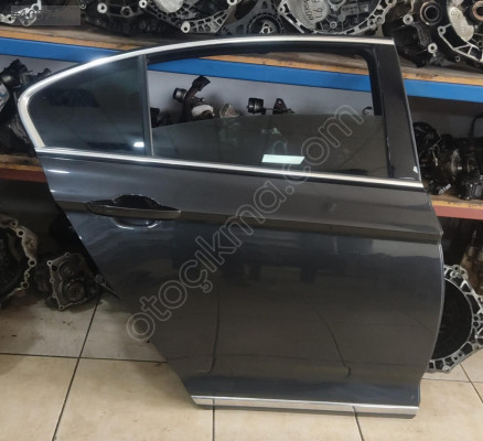 VOLKSWAGEN PASSAT SAĞ ARKA KAPI KONUK OTO 05323167897