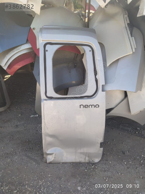 Cıtroen nemo sag arka bagaj kapağı