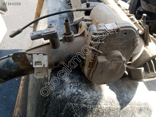 Mercedes B seri gaz kelebeği