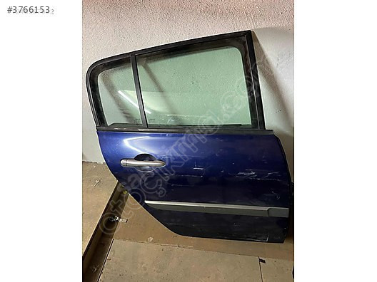 Megan 2 hatchback sağ arka dolu kapı çıkma orijinal