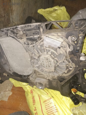 Audi a4 2.5 tdı çıkma motor su radyatörü
