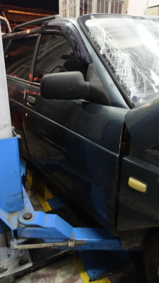 Lada Vega sağ ön kapı