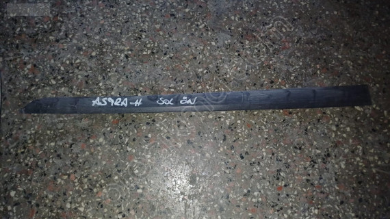 2004-2010 Opel Astra H sol ön kapı çıtası