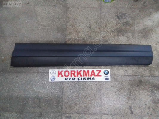 PORSCHE CAYENNE SAĞ ÖN KAPI ALT KAPLAMA 2011-2018 7P5.837.788