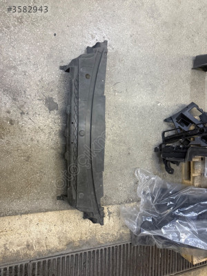 2008 Volvo S60 2.5T - Ön Tampon Hava Kılavuzu Deflektör 9484067