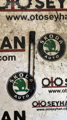 Opel Corsa D tavan çıtası braketi