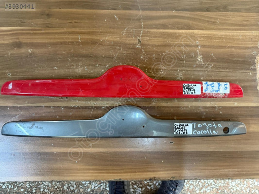 02-06 Toyota Corolla Bagaj Çıtası ve Plakalığı