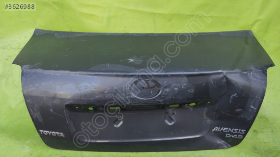 toyota avensis bagaj kapağı