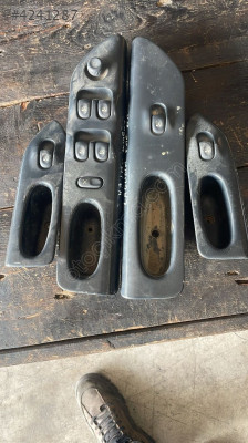 Laguna 1 kapı düğmeleri