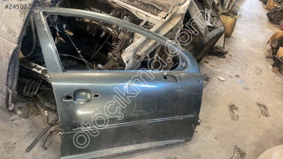 Peugeot 207 sağ ön kapı orijinal