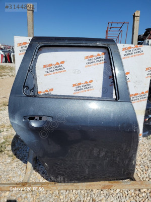 Dacia Duster 10-16 sağ arka kapı orijinal çıkma