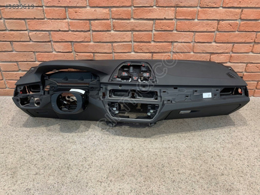 BMW ÇIKMA G30 GÖĞÜS TORPİDO