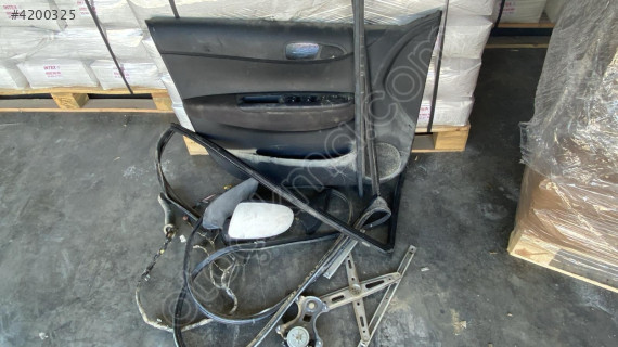 Hyundai i20 Sol Ön Kapı Yedek parça