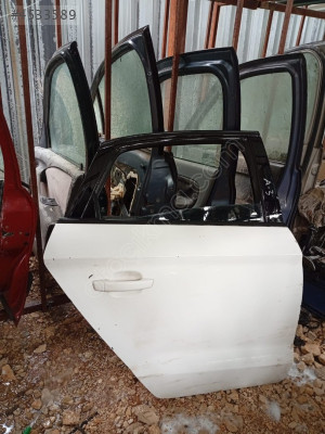 AUDİ A3 SAG ARKA KAPI