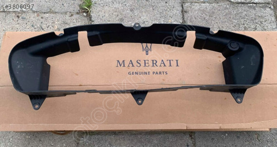 MASERATİ GHİBLİ RADYATÖR DAVLUMBAZI HAVA KANALI 670009837