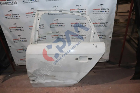 AUDİ A4 SOL ARKA KAPI