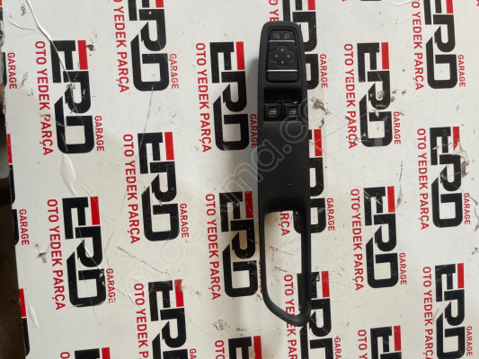 Renault Clio 4 Sol Ön Cam Kumanda Düğme Çerçevesi 809612208R