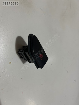 Renault Clio 4 Dörtlü Flaşör Düğmesi