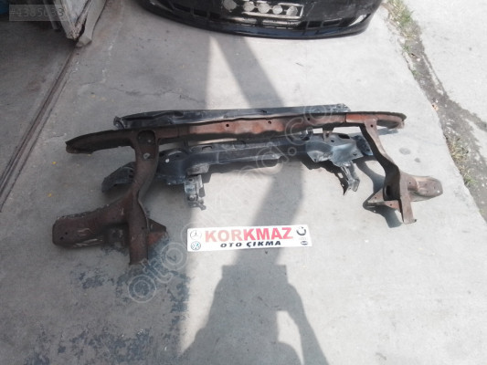 VOLKSWAGEN TRANSPORTER T5 ÖN PANEL