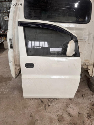 HYUNDAİ STAREX ÇIKMA SAĞ ÖN KAPI KAMYONET