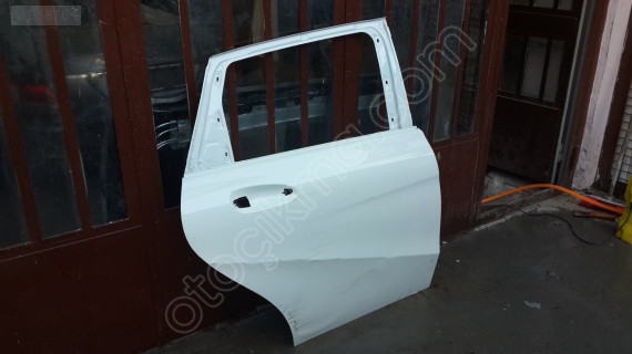 Mercedes B 246 KAPI SAĞ ARKA A2467320210