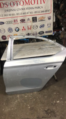 2023-2025 SKODA OCTAVİA SOL ARKA KAPI