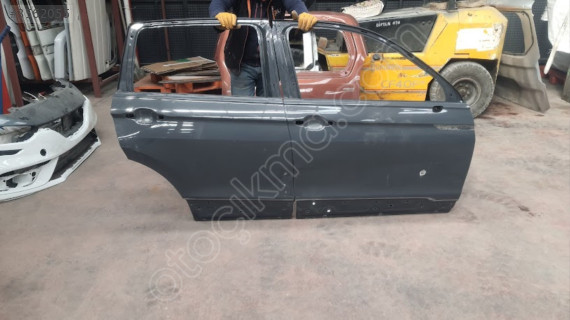 VW TİGUAN  17 /22 SAĞ ÖN ARKA KAPI SEFALILAR  OTO CIKMA