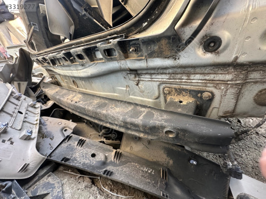 Volkswagen passat b6 arka tampon demiri