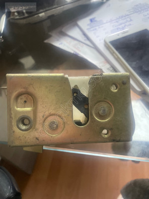 Ford escort sol arka kapı kilidi