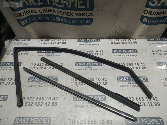 ÇIKMA SKODA OCTAVİA A4 KASA SAĞ ÖN KAPI FİTİLİ