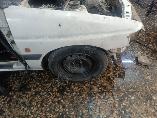 Ford Escort sağ ön çamurluk orijinal çıkma
