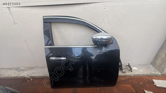 NİSSAN NAVARA SAĞ ÖN KAPI 2017 MODEL