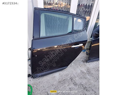 MEGAN 3 KAPİ KELEBEK CAMLAR BULUNUR