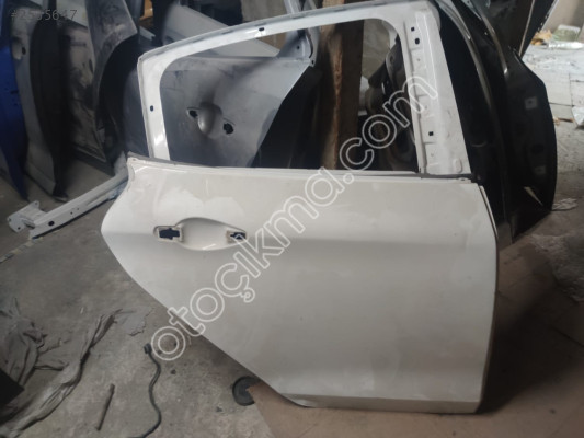 Peugeot 208 2014 Model için Sağ Arka Kapı