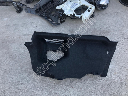 BMW M3 G20 G21 SAĞ BAGAJ KAPLAMA HALISI 51477438300
