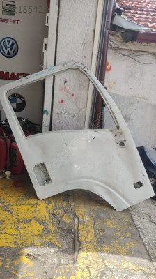 Isuzu NPR Sağ Ön Kapı
