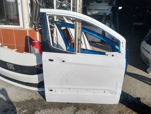 Ford courıer sağ ön kapı
