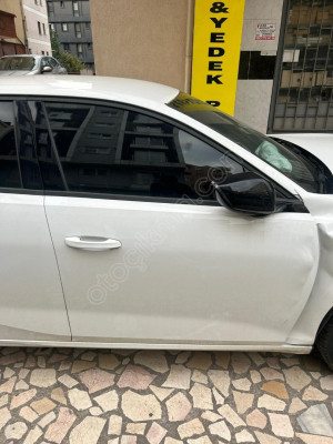 opel astra l sağ ön kapı sökme beyaz renk dolu 2023-2025