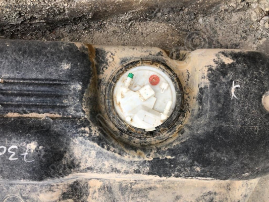 2006 RENAULT MEGANE 2 1.6 BENZİN DEPO ŞAMANDRASU ORJ ÇIKMA